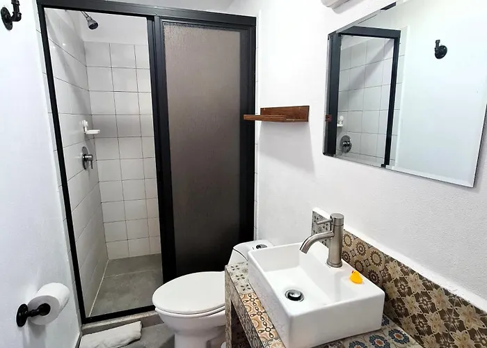 Apartment R06 At Itesm Cem Full Services, Shared-kitchen, Fridge ,laundry, Smart Tv, Parking, Balcony