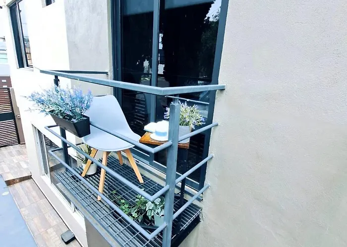 Apartment R06 At Itesm Cem Full Services, Shared-kitchen, Fridge ,laundry, Smart Tv, Parking, Balcony *